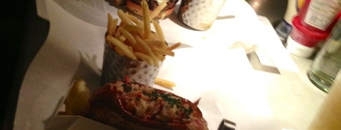 Burger & Lobster is one of Stuff I wish I could eat.