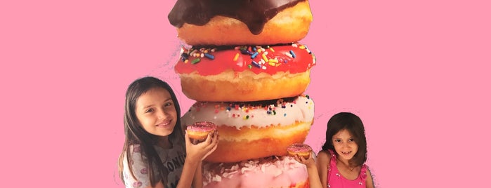 Mojo Donuts is one of Locais salvos de Christopher.