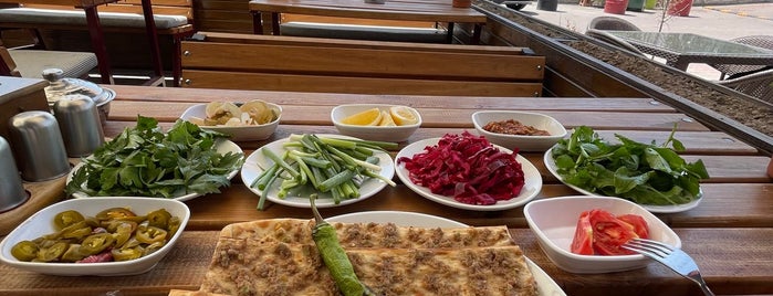 Anatolia Etli Ekmek is one of Fatih'in Beğendiği Mekanlar.