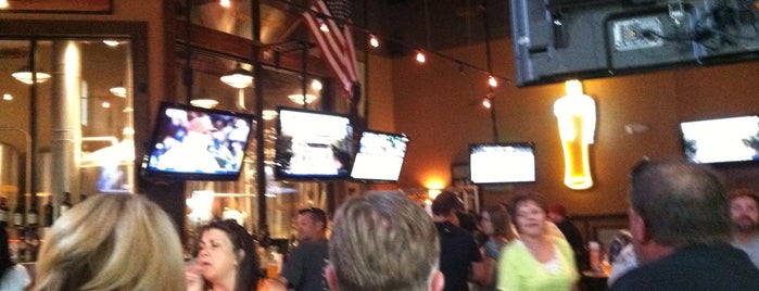 Rock Bottom Restaurant & Brewery is one of PHX Beer Bars.