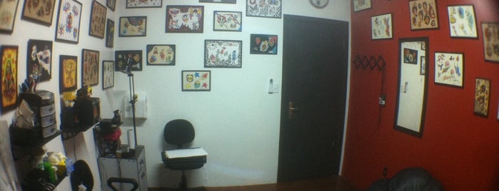 fofoloco tattoo shopp is one of Lugares afuder.