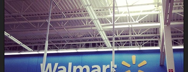 Walmart Supercenter is one of Tempat yang Disukai Ebonee.
