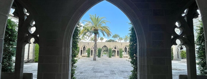 The Episcopal Church of Bethesda-by-the-Sea is one of Lizzie : понравившиеся места.