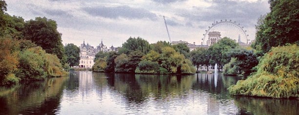 Parque de St James is one of London.