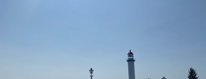 Vuurtoren van Hellevoetsluis is one of Lighthouses.