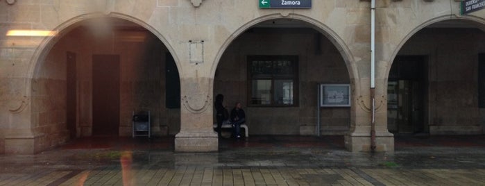 Estación de Ourense-San Francisco is one of Principales Estaciones ADIF.