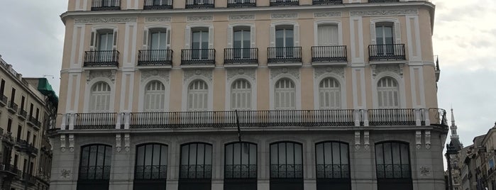 Apple Puerta del Sol is one of 2017ESP.