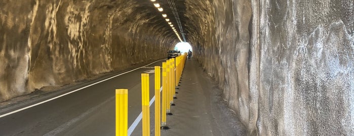 Diamond Head Tunnel is one of Oahu / Hawaii / USA.