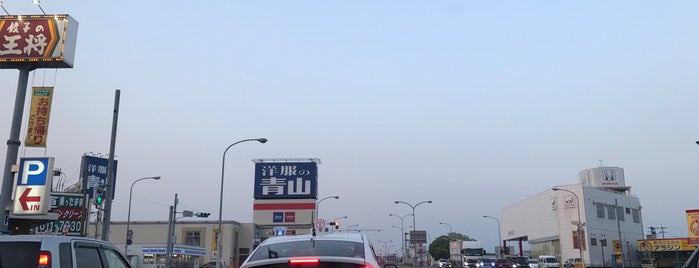 下臼井交差点 is one of 道路.