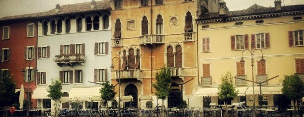 Porto Vecchio di Desenzano is one of The very best of Italy.