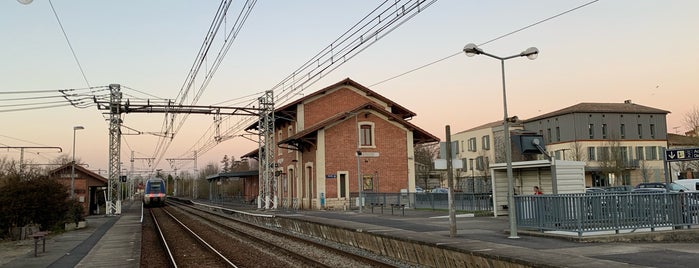 Gare SNCF de Caussade is one of La vie du Rail.