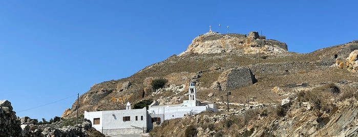 Exombourgo is one of Tinos.
