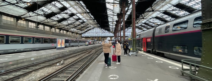 Gare SNCF de Paris Lyon is one of Tempat yang Disukai Florence.