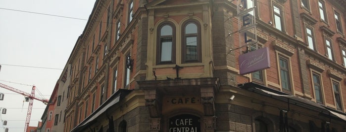 Hotel Cafe Central is one of สถานที่ที่ Daniel ถูกใจ.