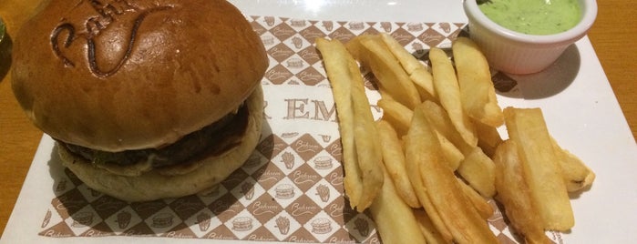 Bahrem Burger is one of Adrianeさんのお気に入りスポット.