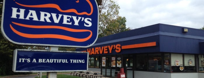 Harvey's is one of Lieux qui ont plu à Melissa.