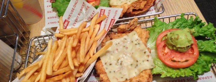 Smashburger is one of Lugares favoritos de chin.