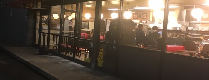 Waffle House is one of Overnight spots.