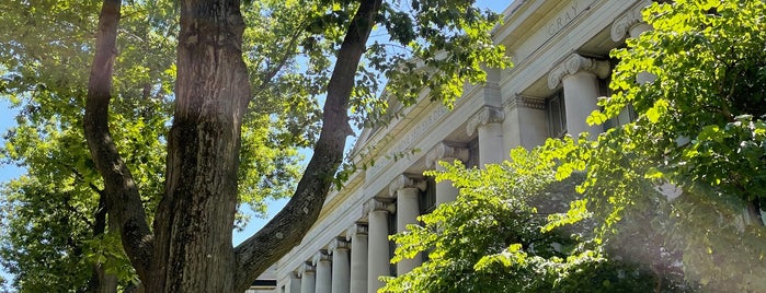 Harvard Law School is one of Tempat yang Disukai Doc.
