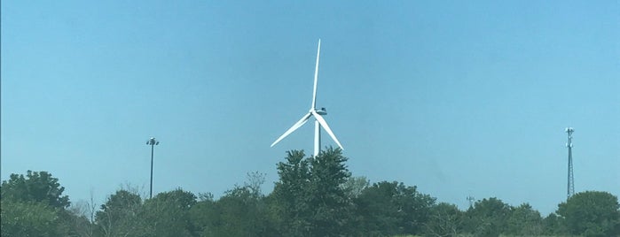Windmills Everywhere is one of Bloomington-Normal Trip.