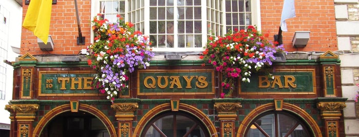 Quays Bar is one of Lugares favoritos de Devin.