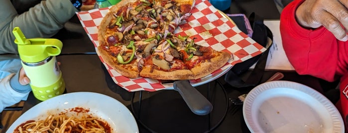 Cave City Pizza is one of Quinn Wedding.