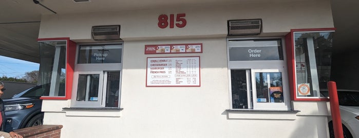 In-N-Out Burger is one of Los Angeles.