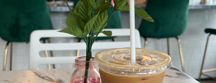 Flamingos Coffee Bar is one of NH.