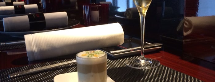 L'Atelier de Joël Robuchon is one of mary 님이 좋아한 장소.