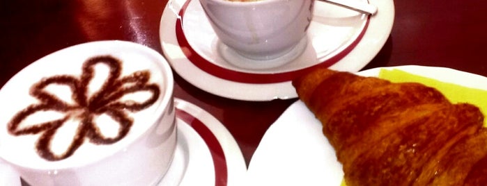 Kávé szaküzlet is one of Lieux qui ont plu à Orsolya.
