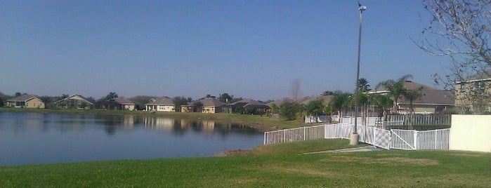 Big Hawk Lake is one of Caminhadas.