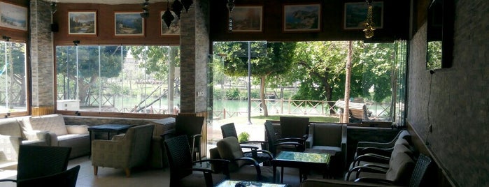 Rıhtım Cafe is one of Gespeicherte Orte von İsmail.