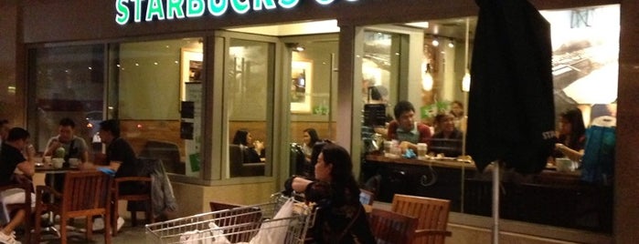 Starbucks is one of Lugares favoritos de isawgirl.