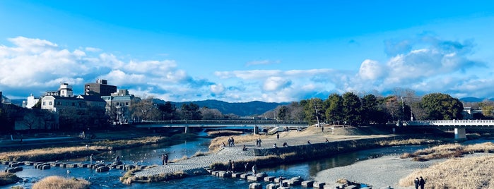 Kamo-Ohashi Bridge is one of つらい時見てクスッとする.