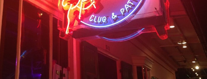 Razzoo Bar & Patio is one of Tempat yang Disimpan Lauren.