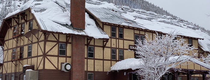 Izaak Walton Inn Restaurant is one of Rockies trip.