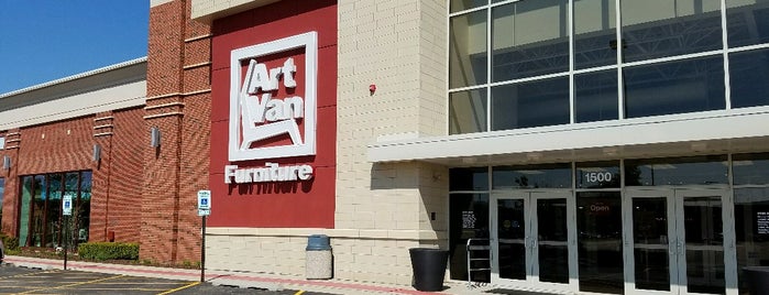 Art Van Furniture is one of สถานที่ที่ Justin ถูกใจ.
