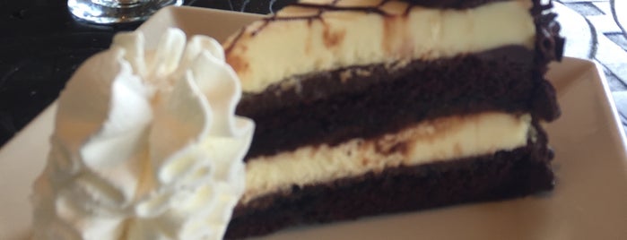 The Cheesecake Factory is one of Orte, die Garfo gefallen.