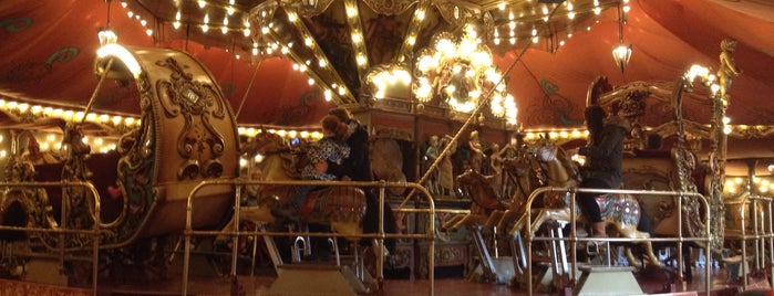 Stoomcarrousel is one of De Efteling.