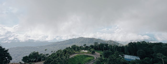 Gunung Raya (Mount Raya) is one of ꌅꁲꉣꂑꌚꁴꁲ꒒'ın Beğendiği Mekanlar.