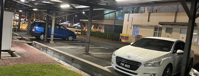 Plaza Tol Batu is one of Plaza tol.