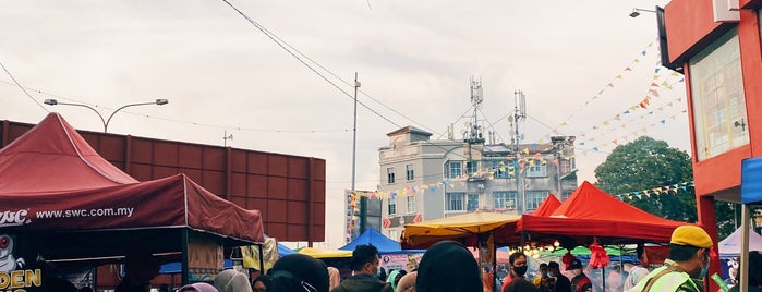 Bazaar Ramadhan Simpang 4 Teluk Pulai is one of Bazar Ramadhan.