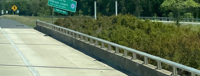 North Carolina / South Carolina State Line is one of State Borders.