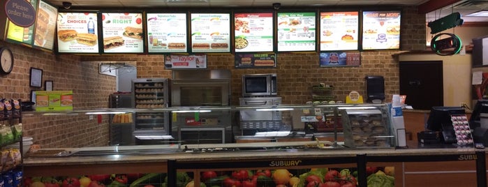 Subway is one of Grabbing Lunch on the Go in Chicago's Loop.