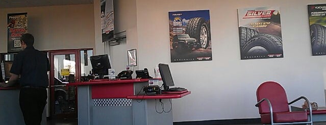 Discount Tire is one of Lugares favoritos de Super.