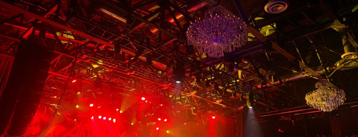 The Fillmore is one of สถานที่ที่ Mike ถูกใจ.