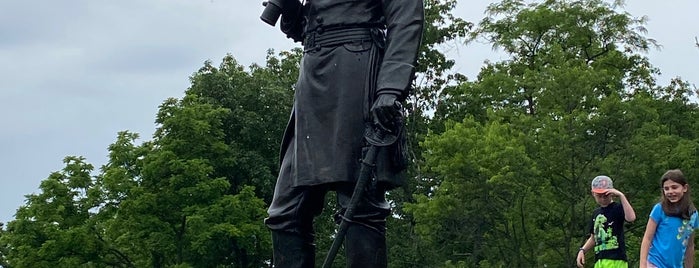 Little Round Top is one of 🇺🇸 Baltimore, etc..