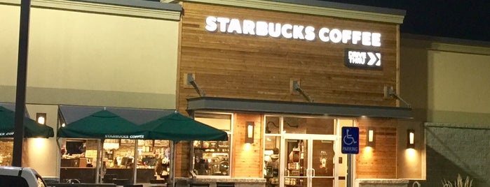 Starbucks is one of Orte, die Alfonso gefallen.