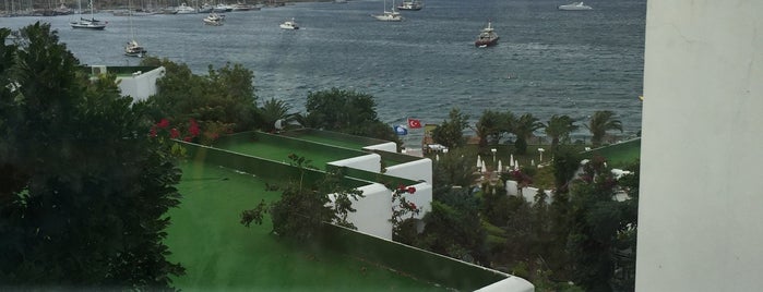 Royal Asarlık Beach Hotel & Spa is one of İsmail : понравившиеся места.