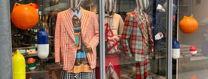 Vivienne Westwood MAN 表参道店 is one of 行きたい・行った店（メンズファッション）.